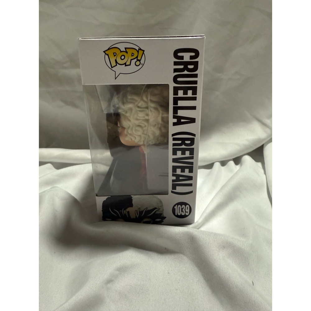 Funko Pop! Disney Cruella (Reveal) Vinyl Figure #1039 - Picture 4 of 6